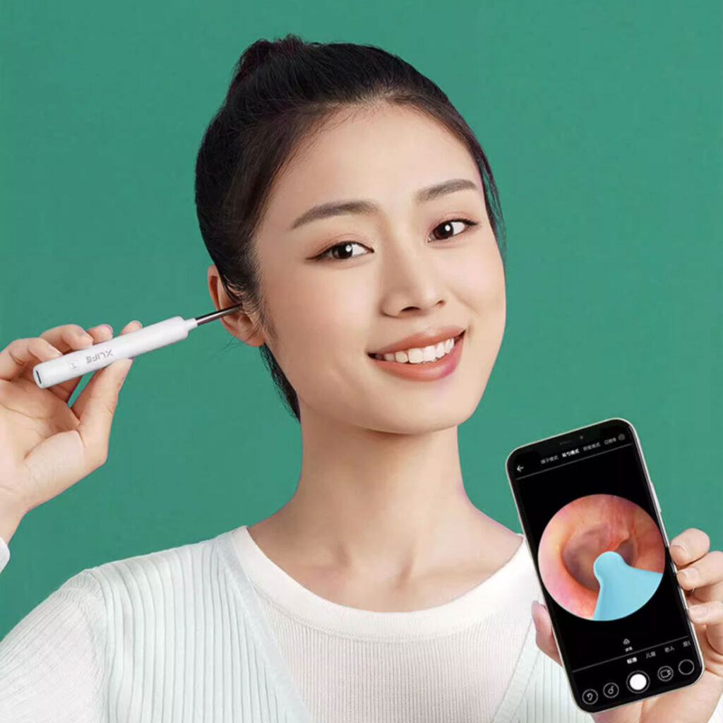 visible ear picker
